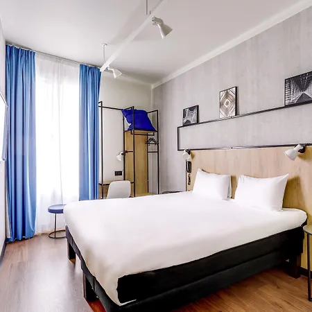 Ibis Daumesnil Porte Doree Hotel