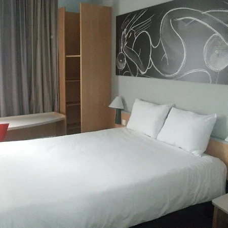 多梅尼斯波特多利宜必思酒店 酒店