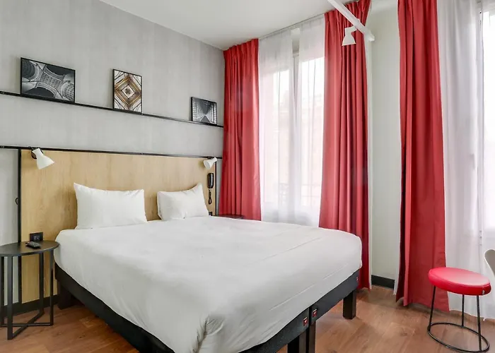 Ibis Daumesnil Porte Doree Hotel