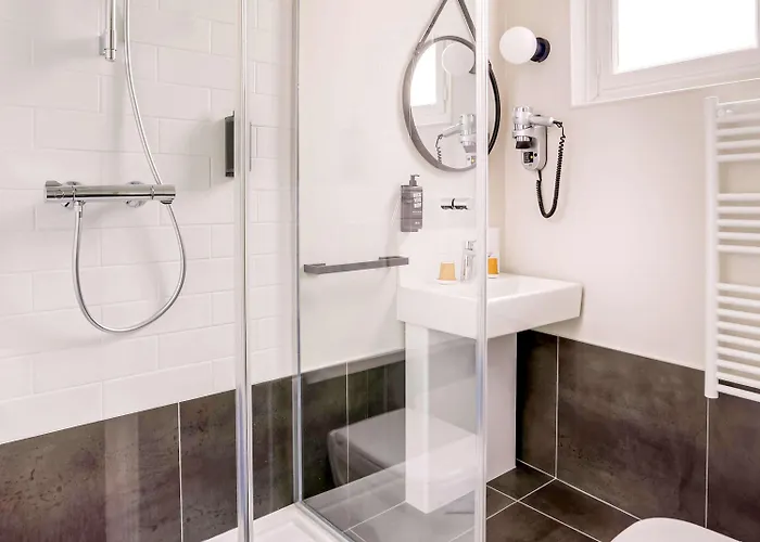 Ibis Daumesnil Porte Doree Hotel