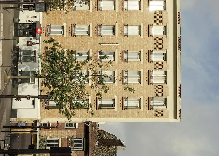 Ibis Daumesnil Porte Doree Hotel 3*